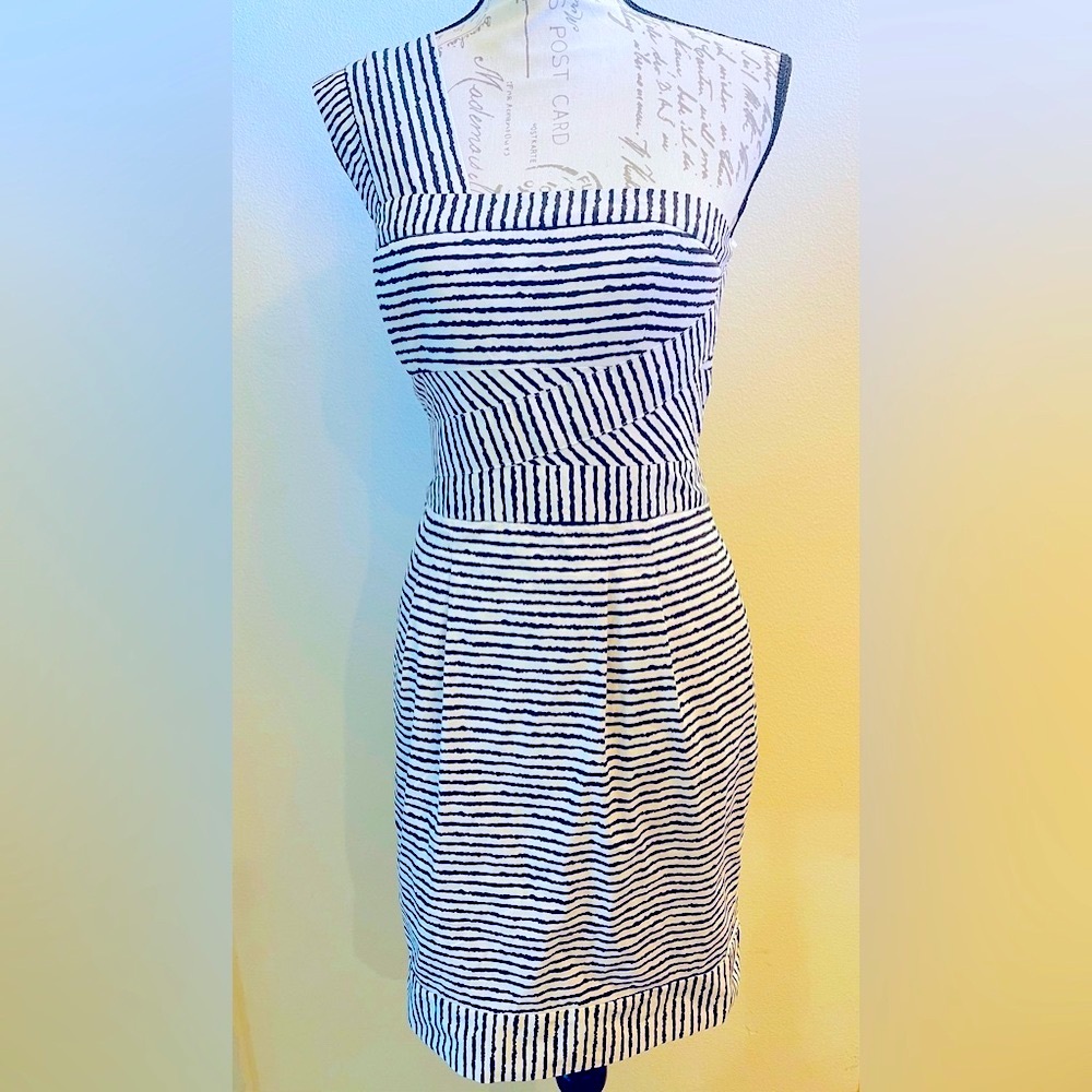 bcbg white and black striped dress Max Azria Estella One Shoulder great condition Size:UK 14-16 (L)